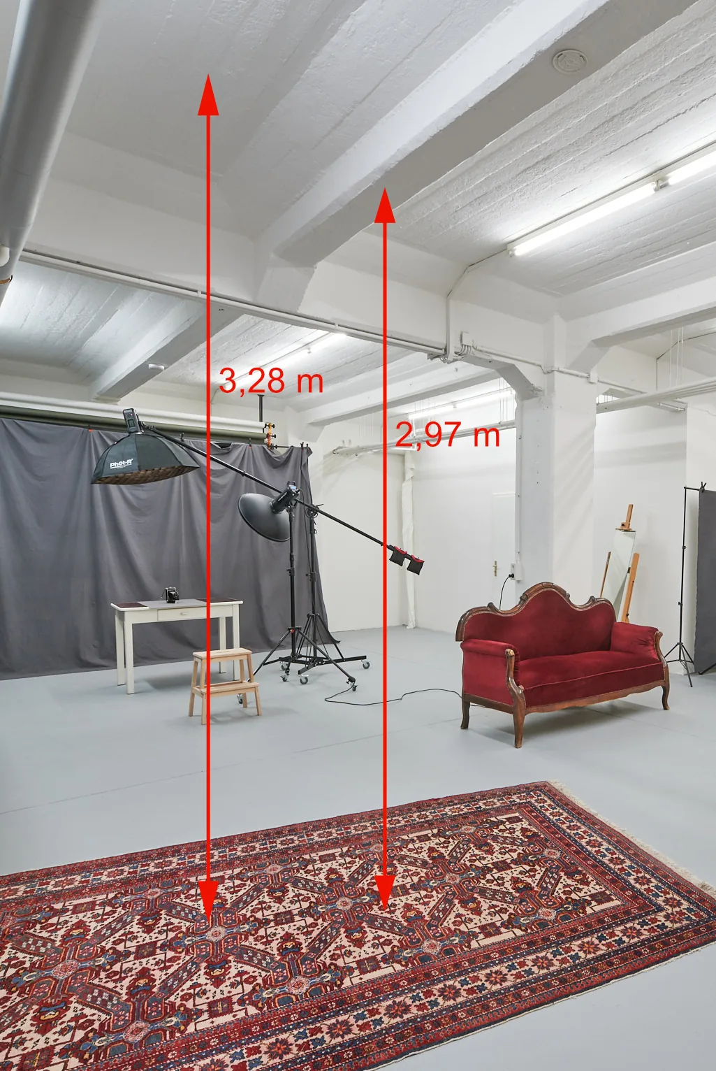 Deckenhöhe im Mietstudio: bis 3,28 Meter